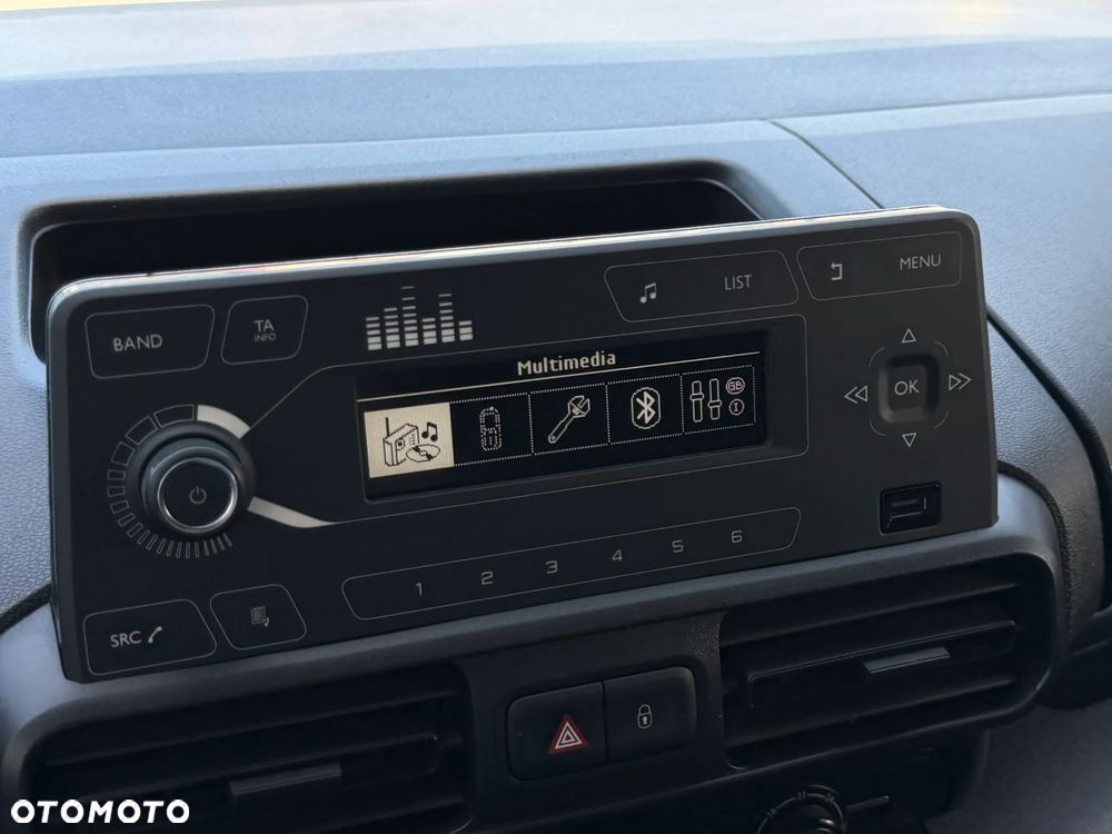 Citroën BERLINGO - 21