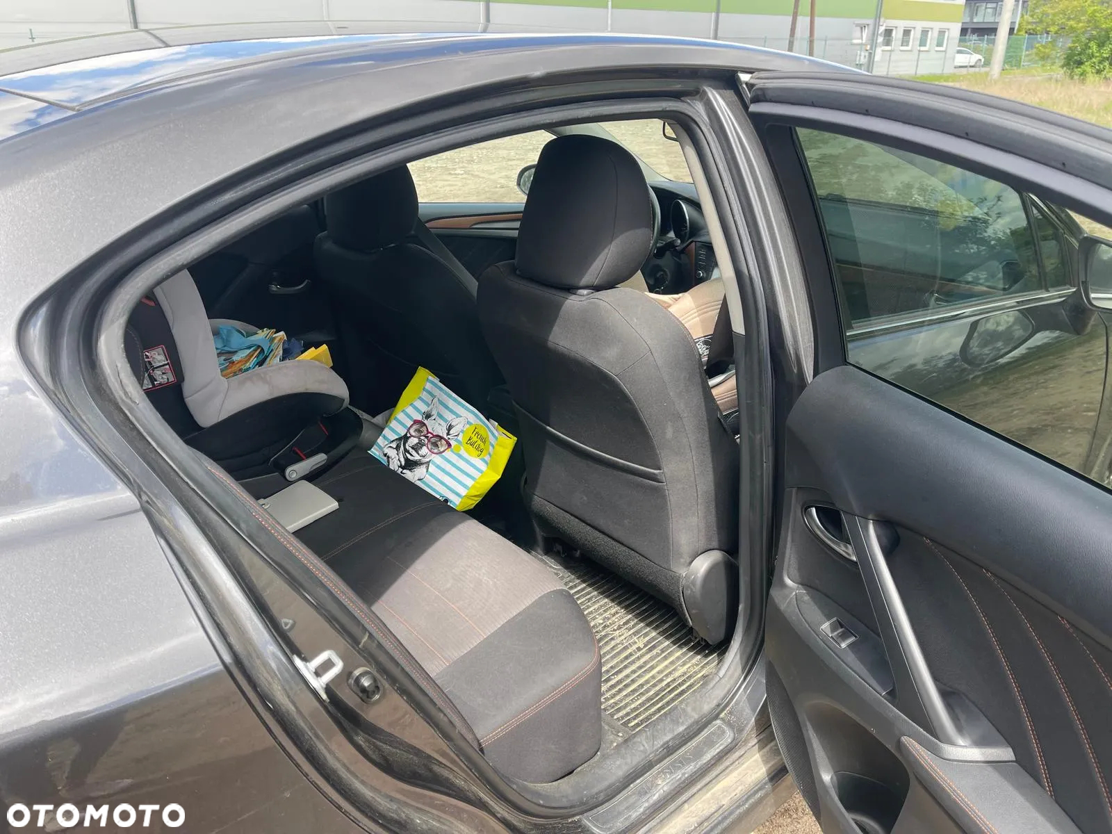 Toyota Avensis - 12