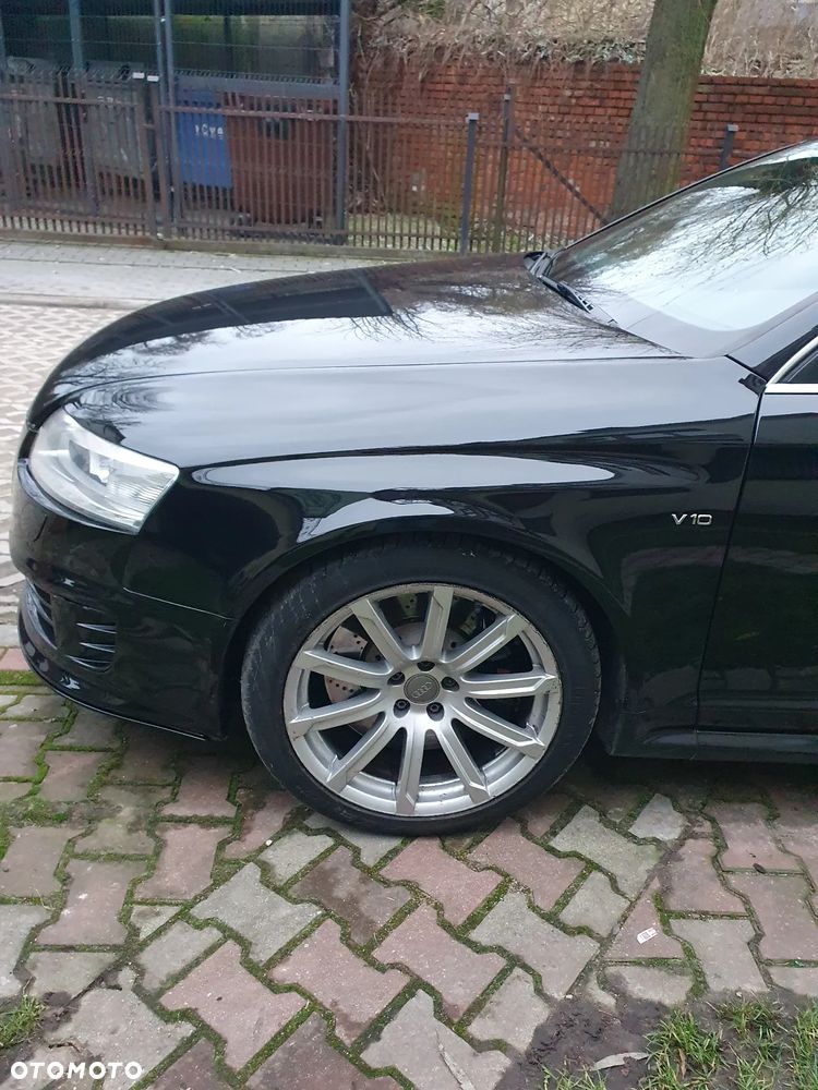Audi RS6 Avant - 30