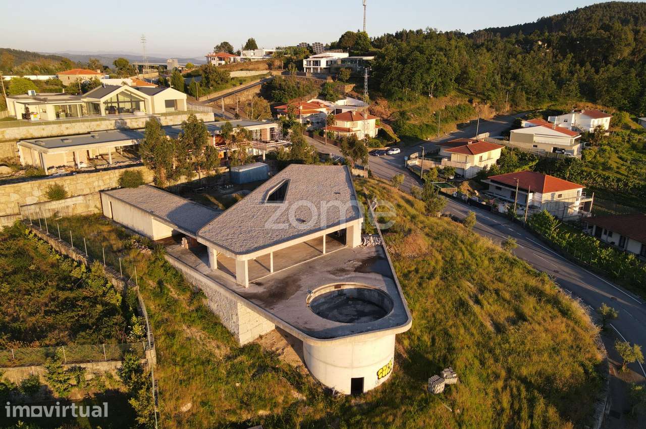 Moradia Térrea de Luxo em Construção em com vista sobre Guimarães. - Grande imagem: 4/26