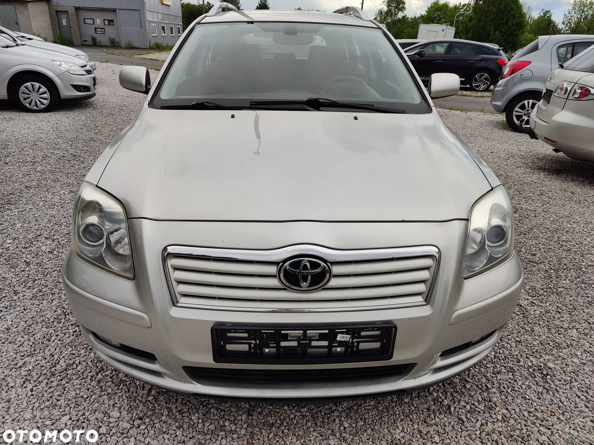Toyota Avensis - 10