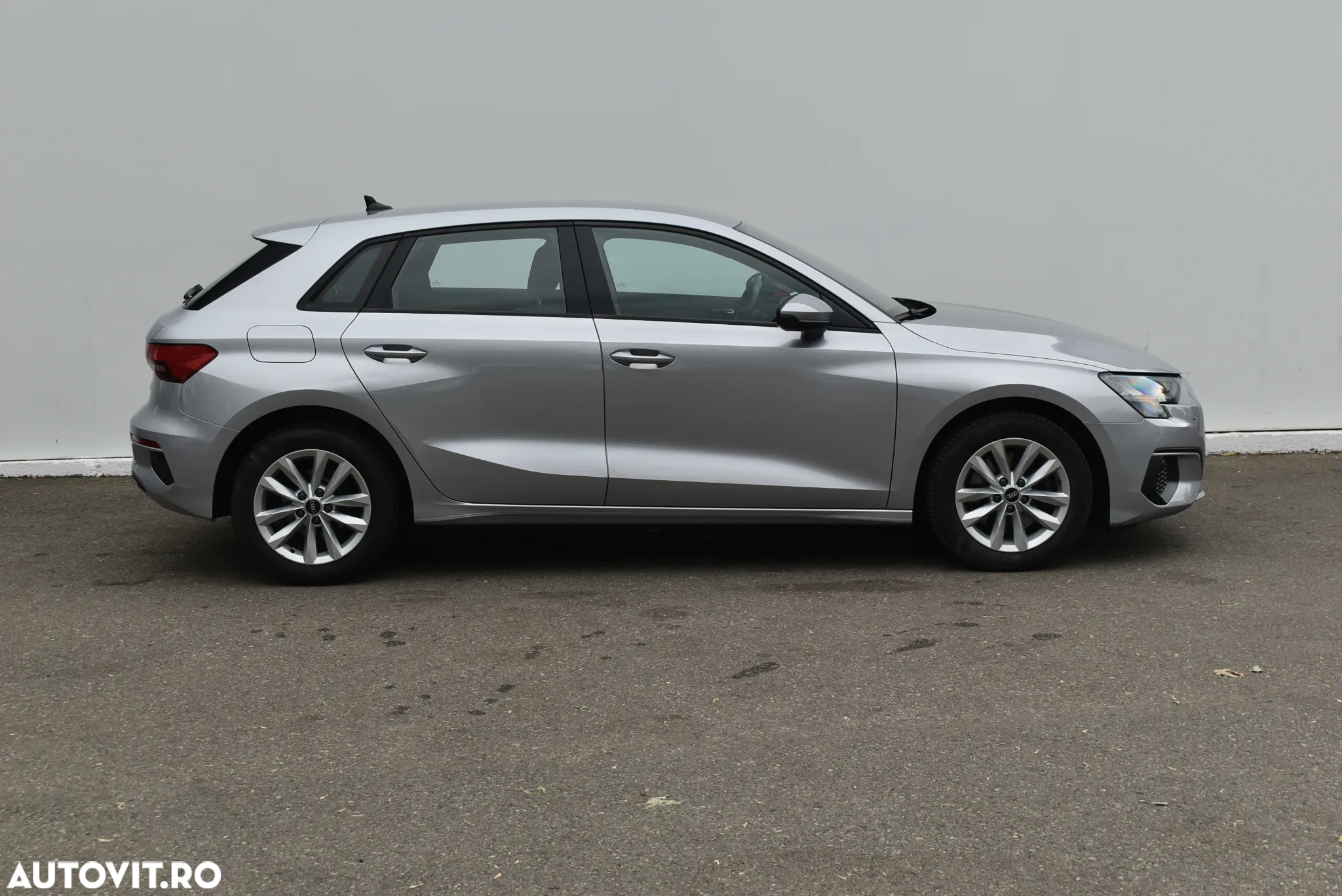 Audi A3 2.0 30 TDI Basic - 3