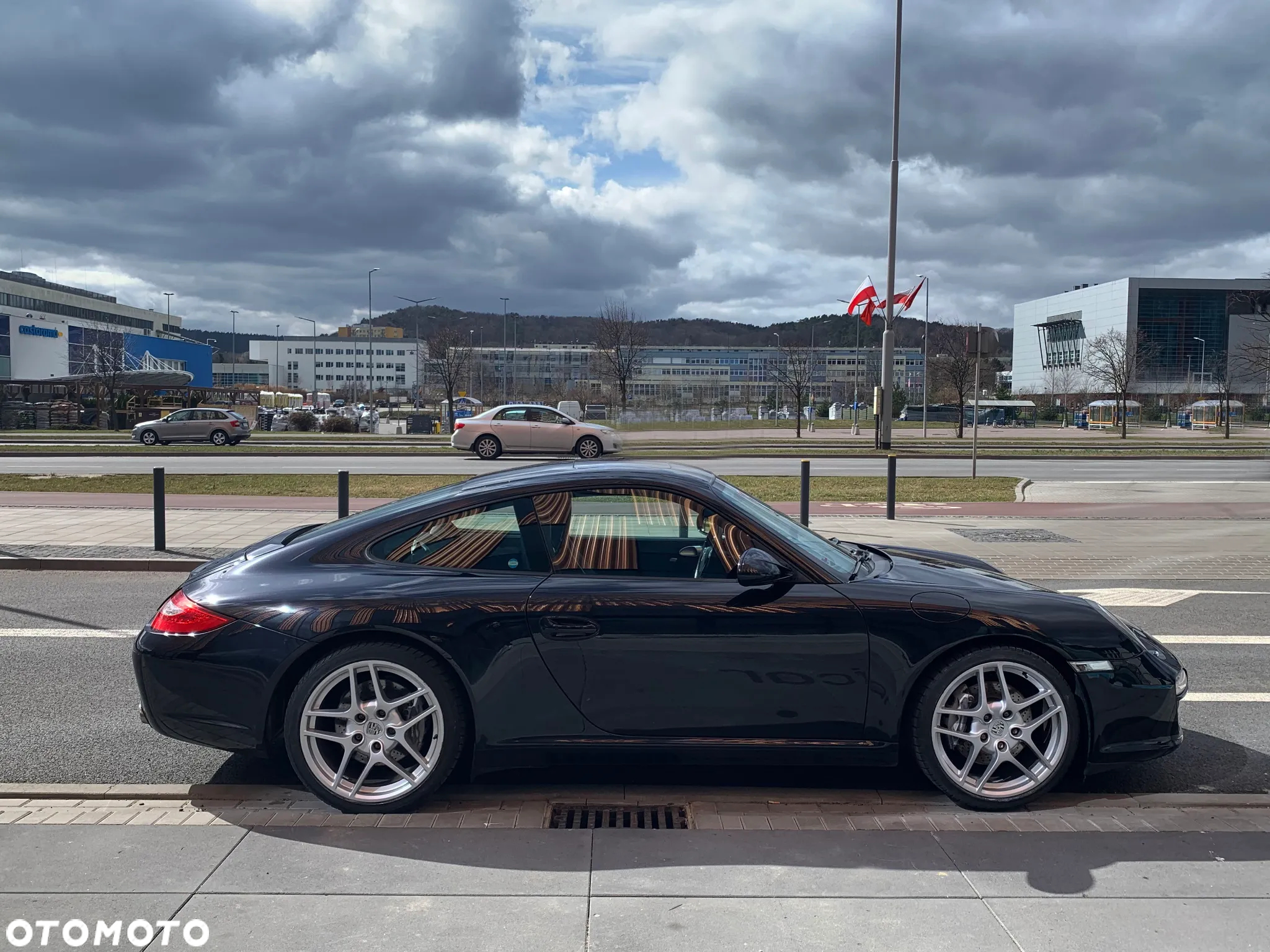Porsche 911 Carrera - 4