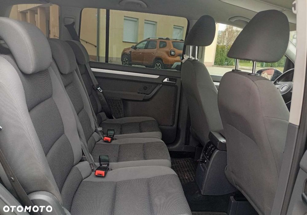 Volkswagen Touran - 16