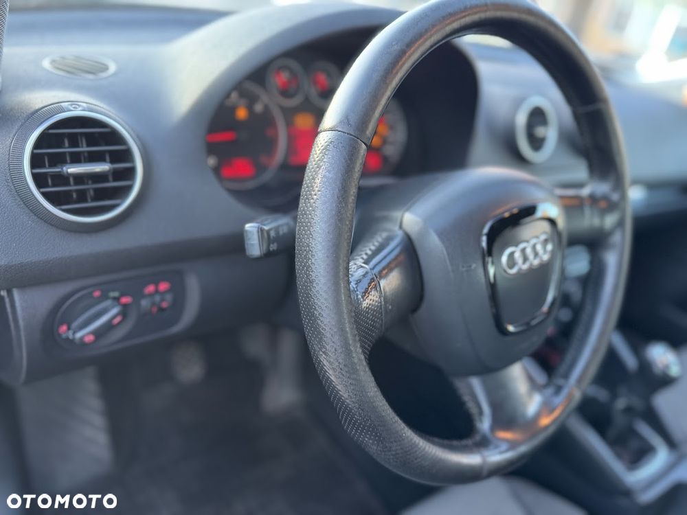 Audi A3 3-drzwiowe 1.9 TDI DPF Attraction - 12