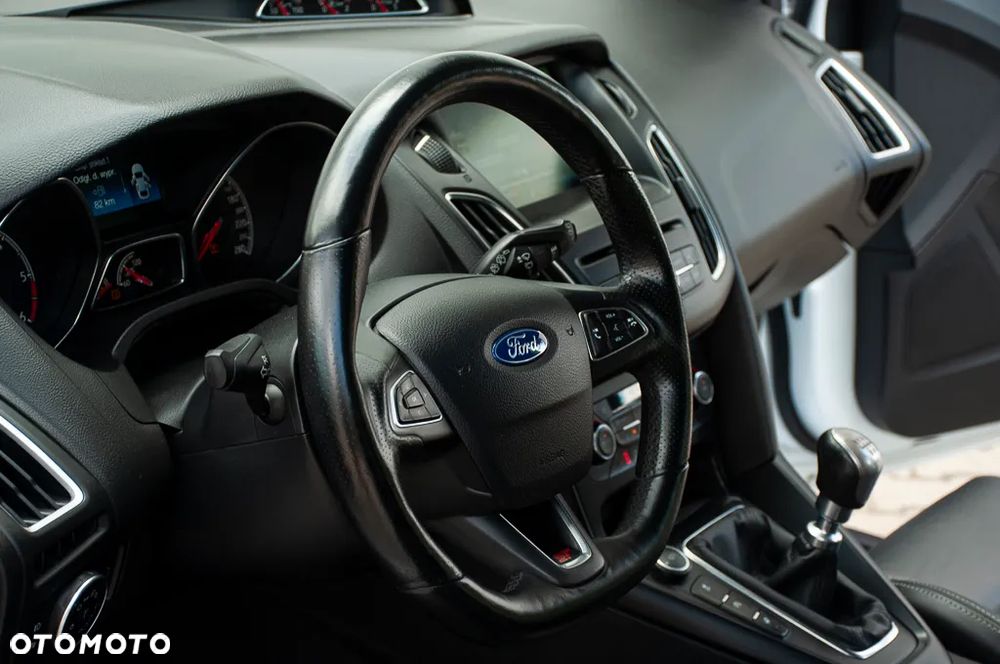 Ford Focus 2.0 TDCi ST mit Leder-Exclusiv-Paket - 24