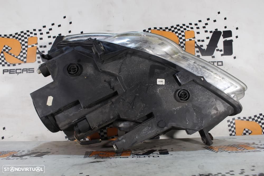 Ótica / Farol Direito Volkswagen Passat (3C2)  3C0941006ad / 89316420 - 6