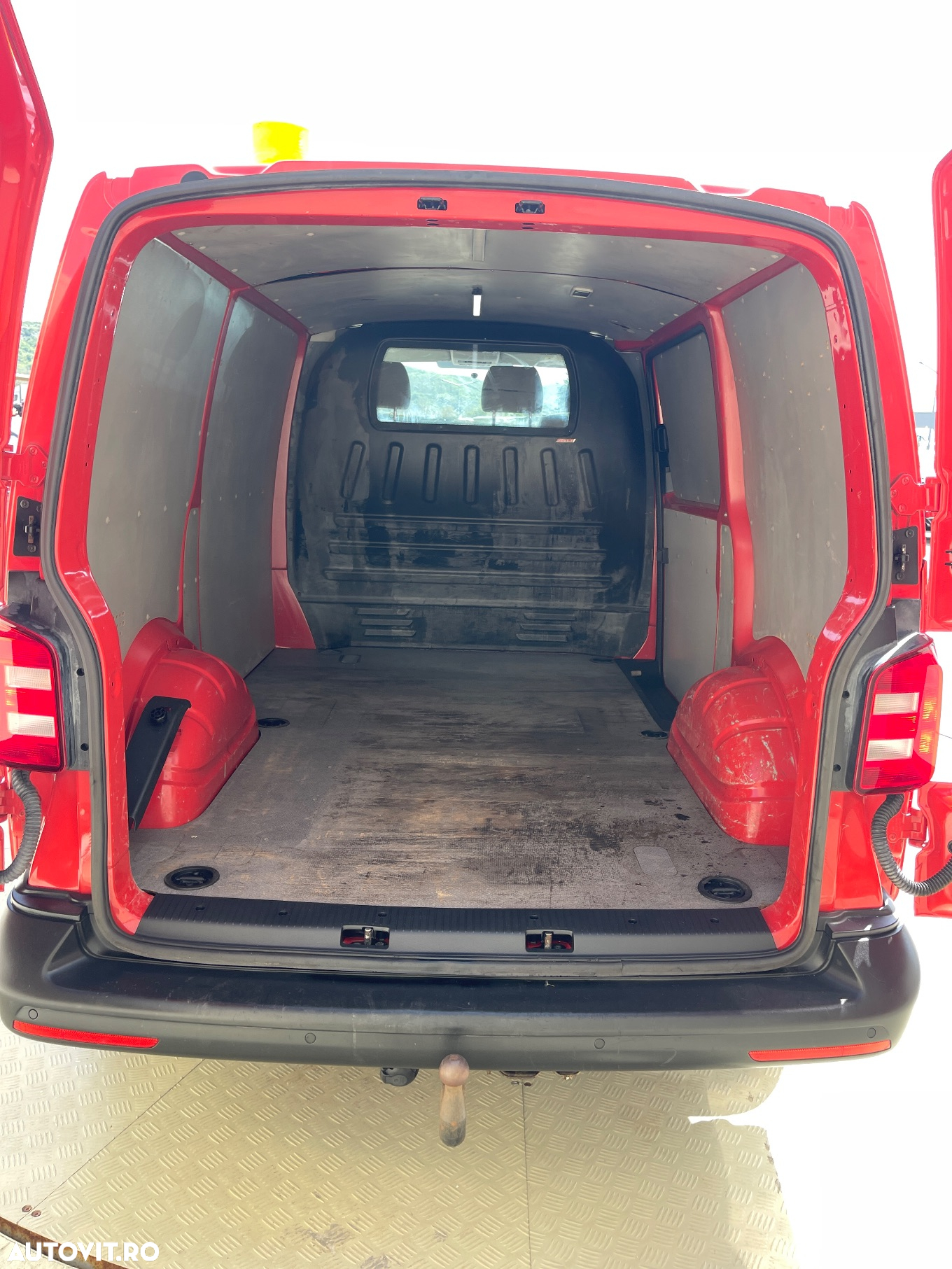 Volkswagen Transporter 2.0TDI  USI SPATE - 25