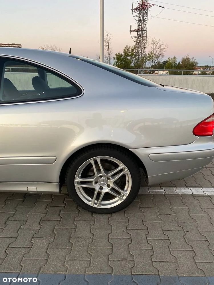 Mercedes-Benz CLK - 8