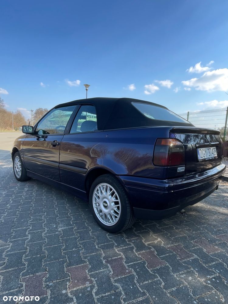 Volkswagen Golf 1.8 GL - 14