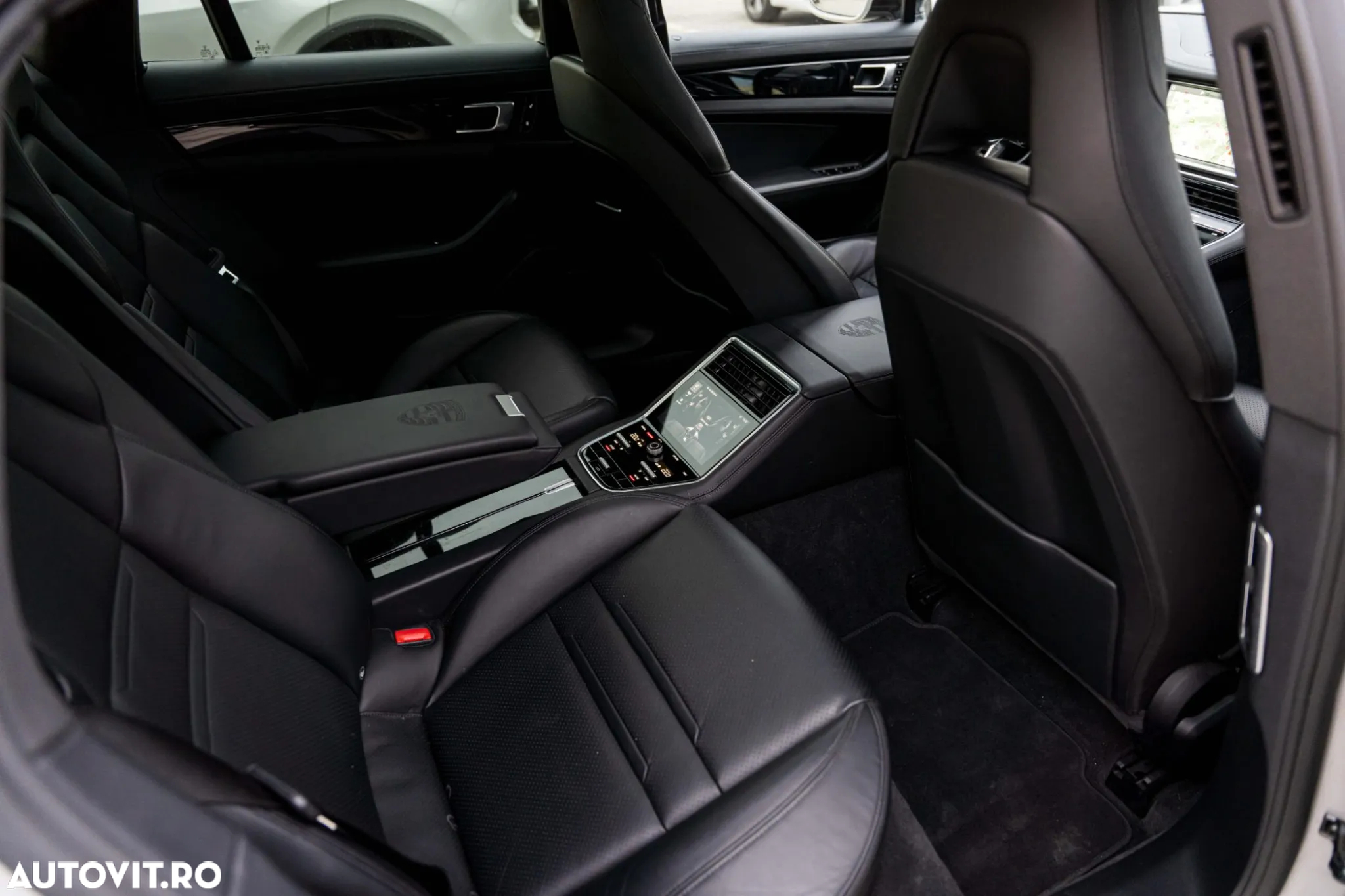 Porsche Panamera 4S - 24