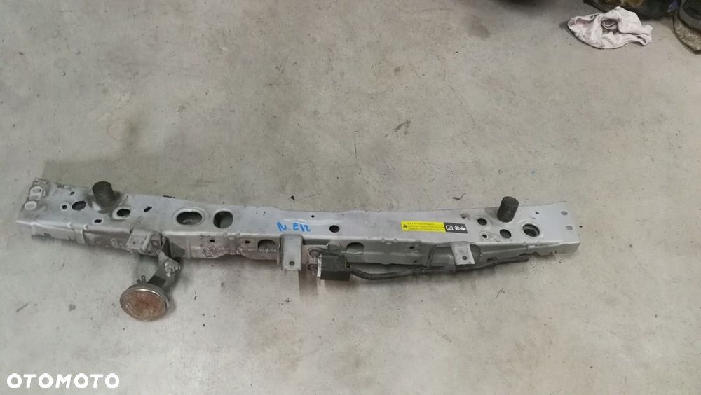 Pas przedni belka górna Nissan Note E12 13-