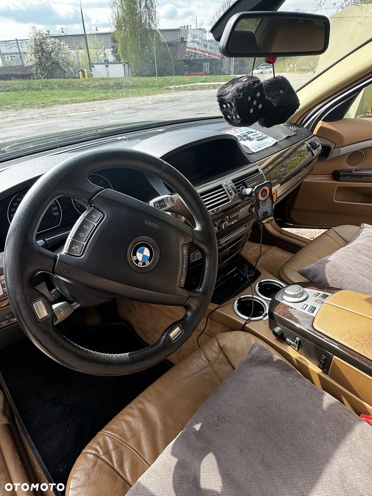 BMW Seria 7 - 8