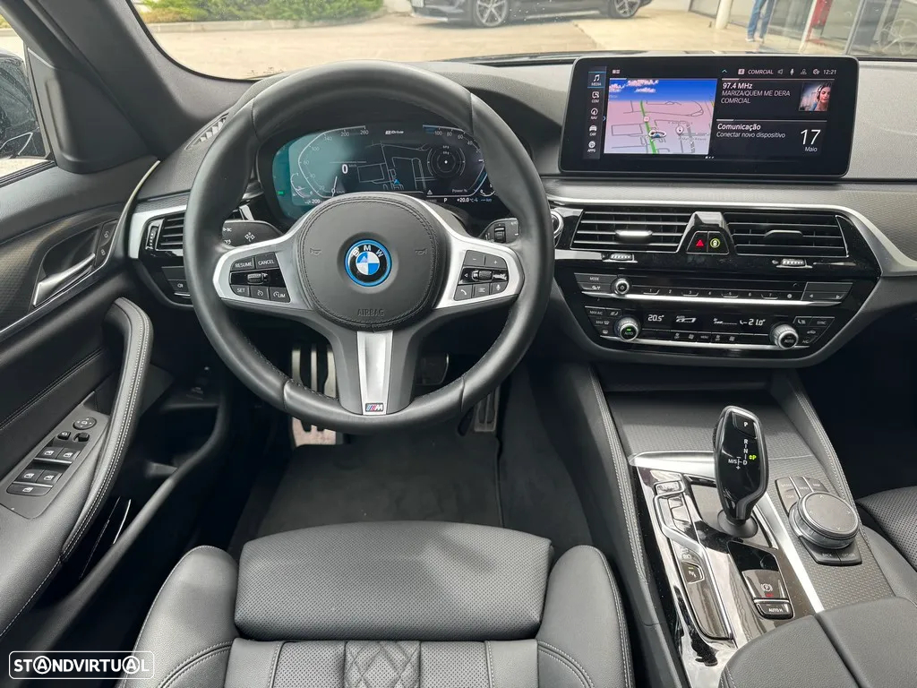 BMW 530 e Pack Desportivo M - 11