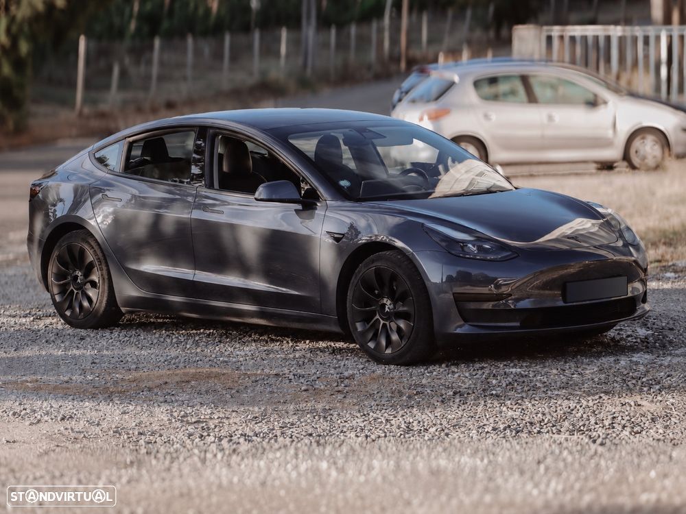 Tesla Model 3 - 1