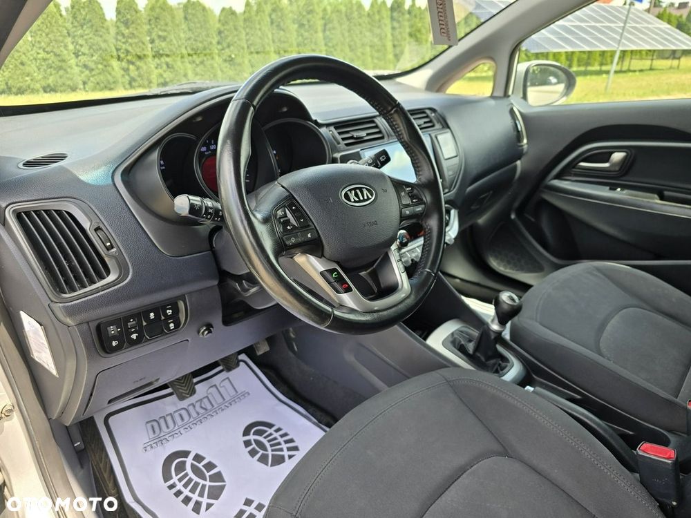 Kia Rio - 16