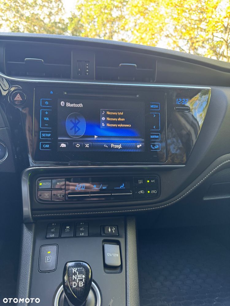 Toyota Auris Hybrid 135 Prestige - 12