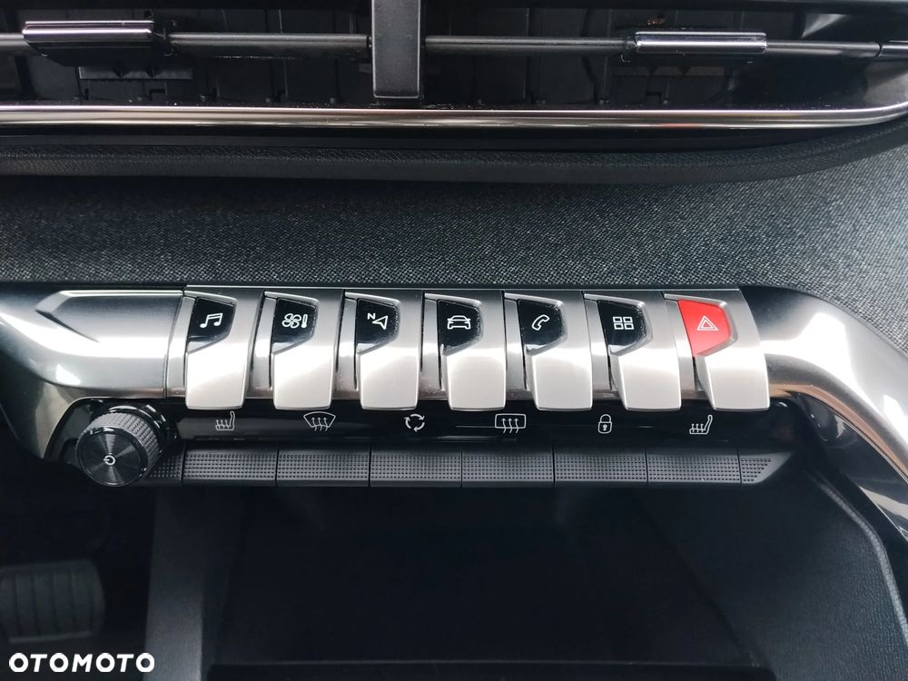 Peugeot 3008 1.5 BlueHDi Allure Pack S&S EAT8 - 26