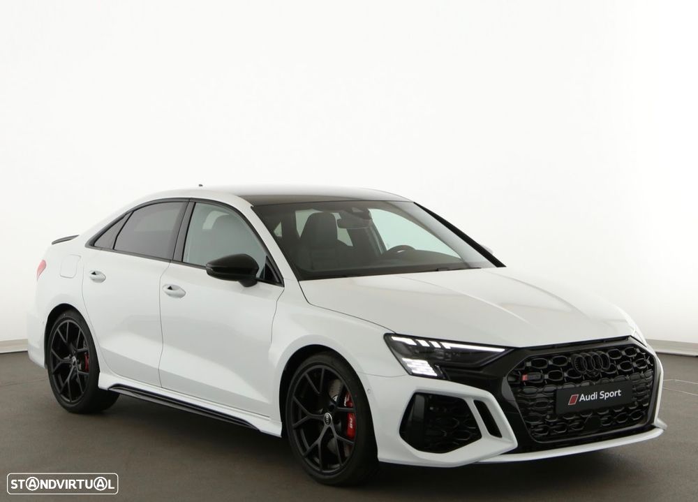 Audi RS3 Limousine - 8
