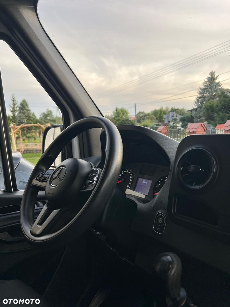 Mercedes-Benz Sprinter - 15