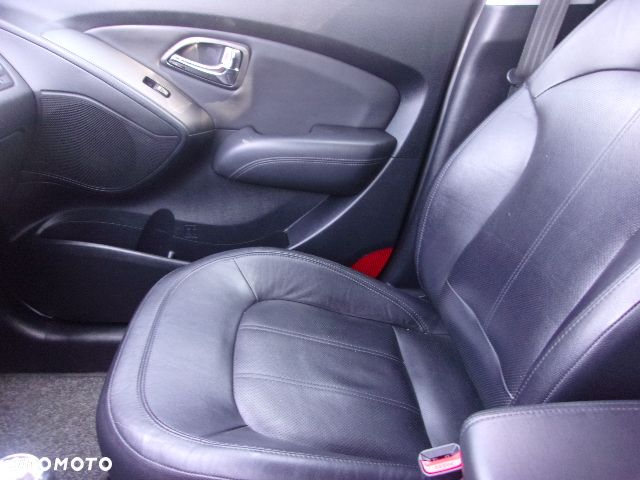 Hyundai ix35 2.0 4WD Premium - 21