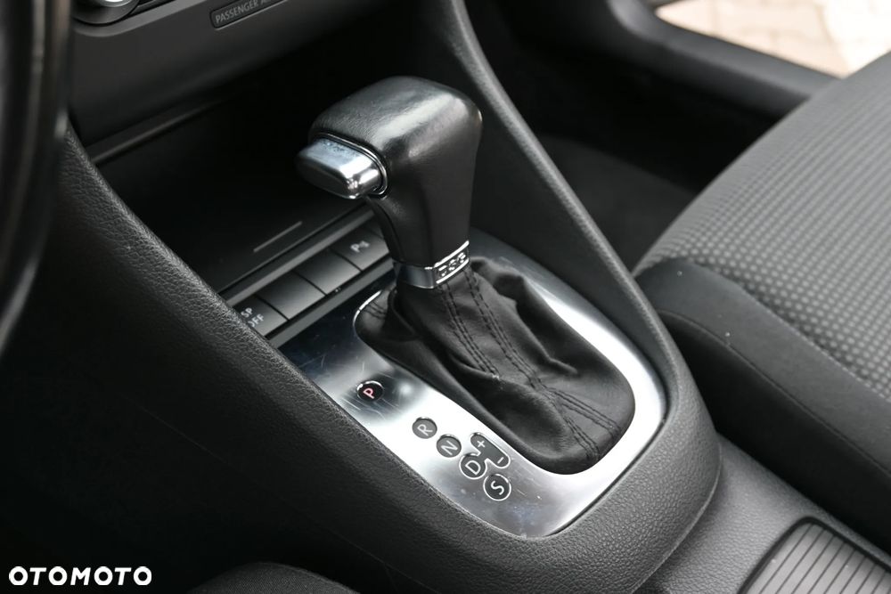 Volkswagen Golf 1.4 TSI DSG Individual - 39