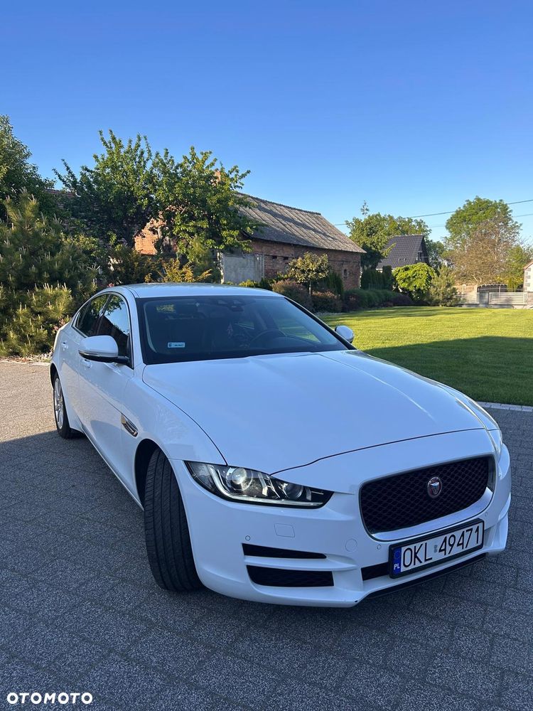 Jaguar XE 2.0 D Prestige - 2