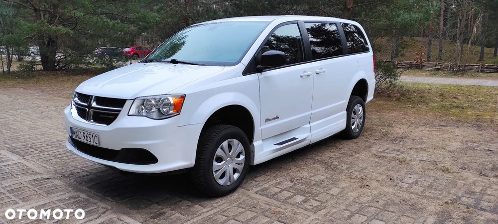 Dodge Caravan - 9