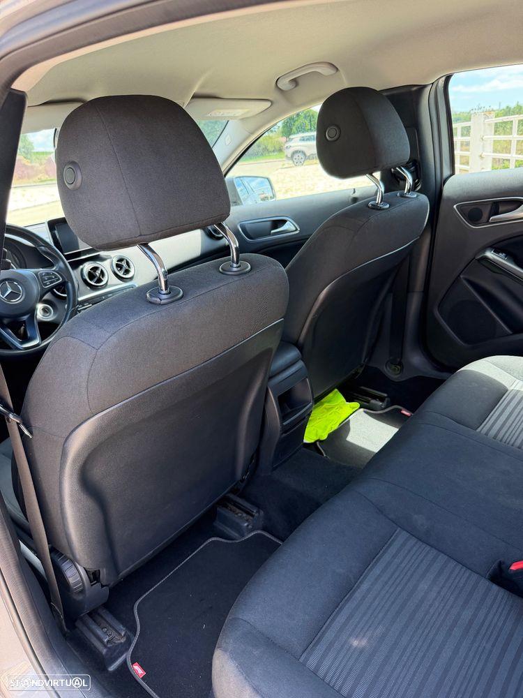 Mercedes-Benz A 180 d BlueEFFICIENCY Edition - 9