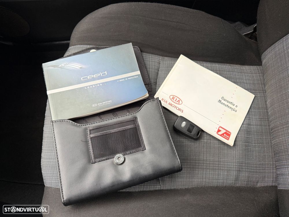 Kia Ceed S Coupé 1.6 CRDi EX - 26