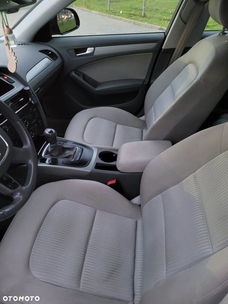 Audi A4 Limousine - 7