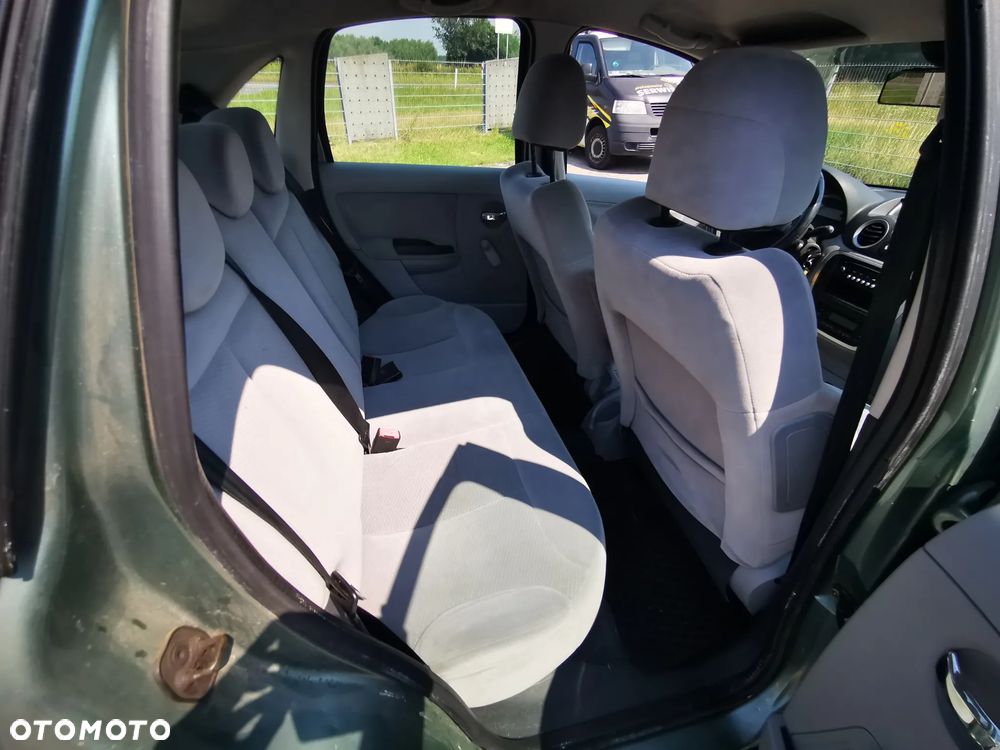 Citroën C3 1.6 HDi Furio Equilibre Luxe - 14