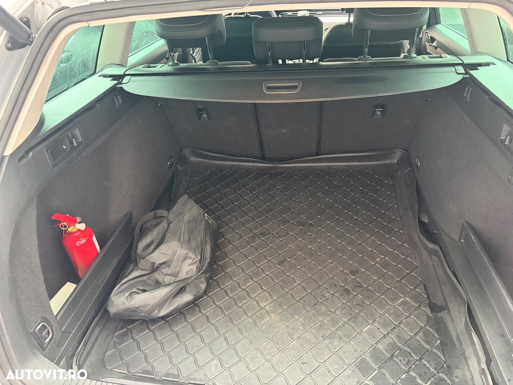 Volkswagen Passat 2.0 TDI DSG Highline - 27
