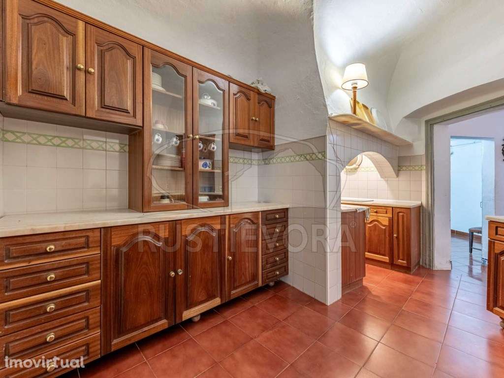 Moradia Unifamiliar T4 no Centro Histórico da Cidade - Potencial de... - Grande imagem: 2/38