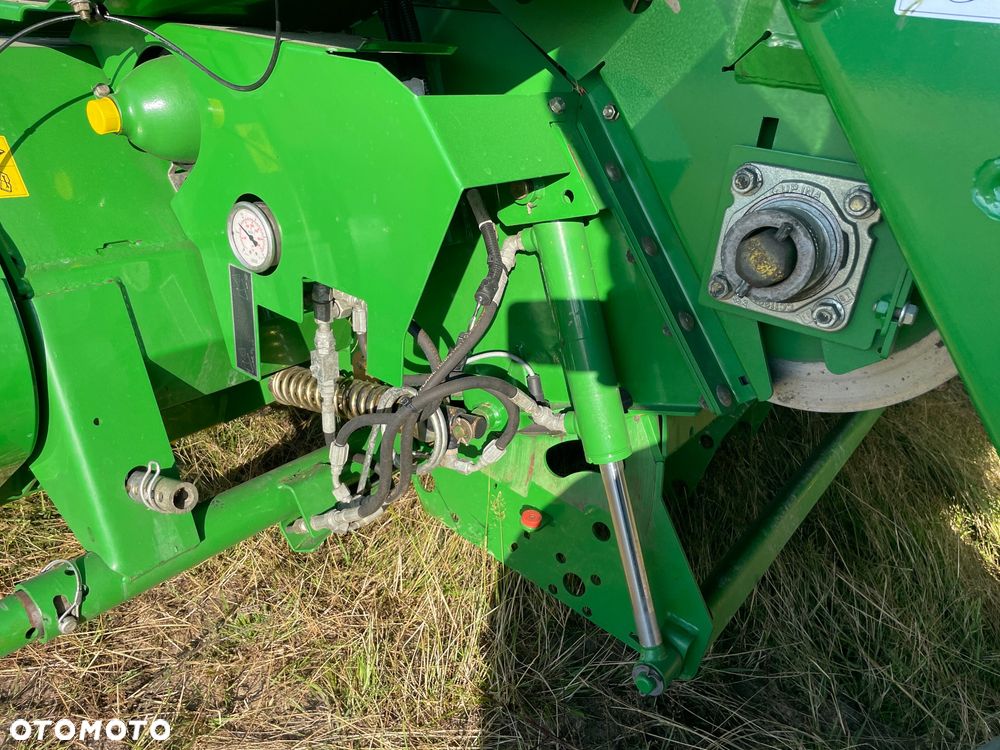 John Deere 864 - 18