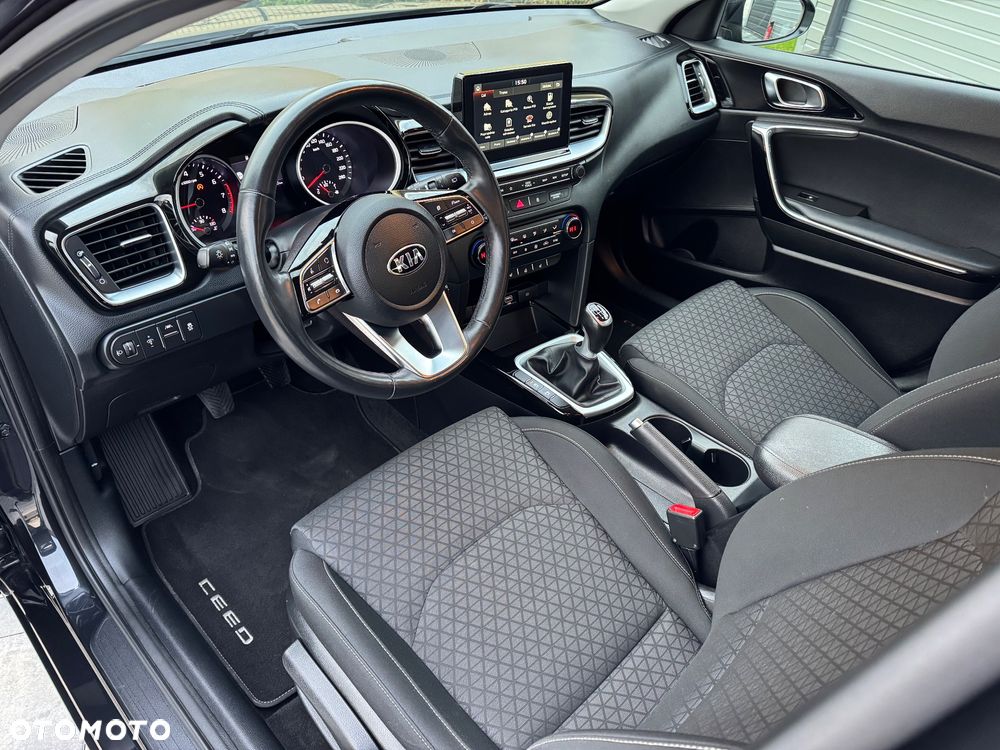 Kia Ceed 1.4 T-GDI L Business Line - 12