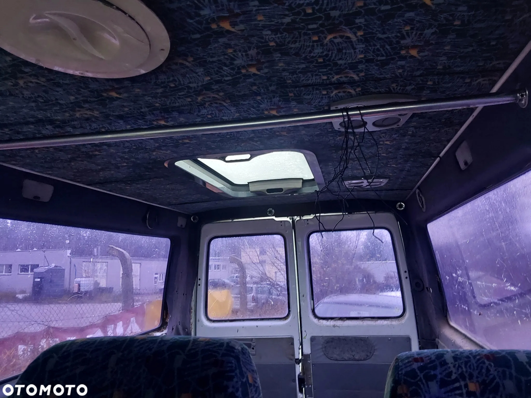Mercedes Benz Sprinter 316 W903 W902 W901 W904 W905 Lift FL silnik 2.2 cdi pompa wtryskowa wtryski głowica skrzynia manualna most lusterko drzwi resory fotel panel szyba szyberdach mechanizm klamka zewnętrzna NA CZĘŚCI - 21