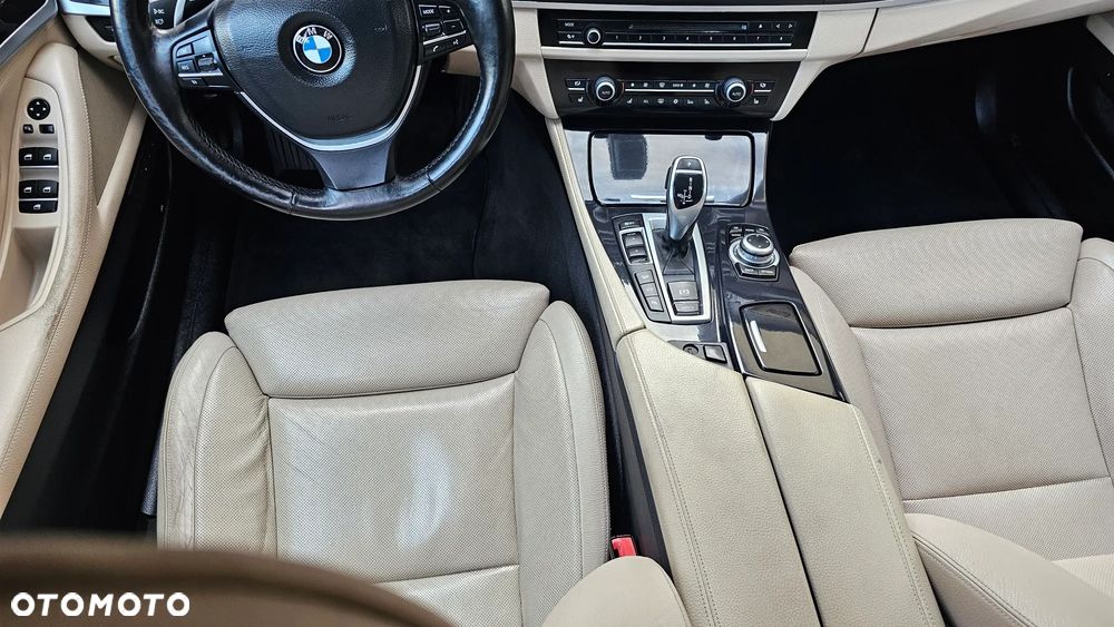 BMW Seria 5 535i xDrive Modern Line - 31