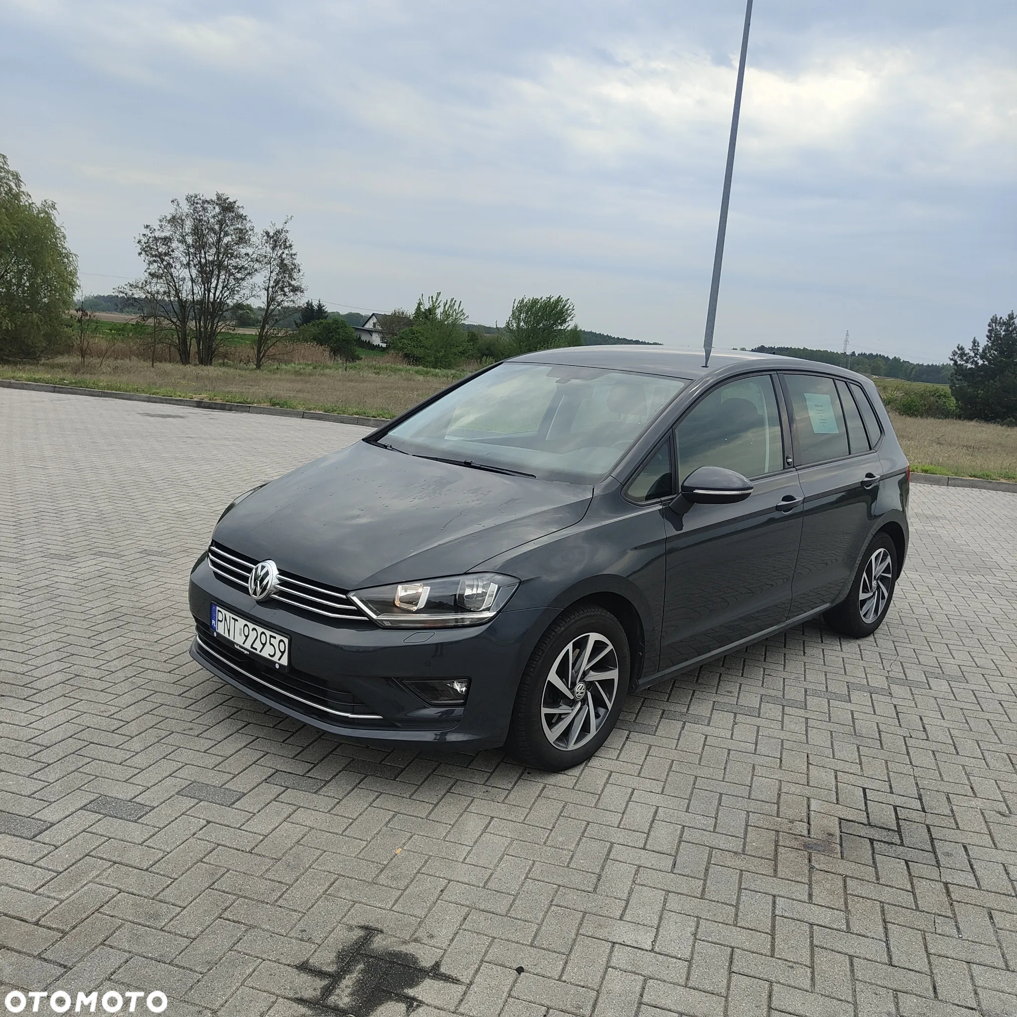 Volkswagen Golf Sportsvan VII SV 1.6 TDI Comfortline - 2