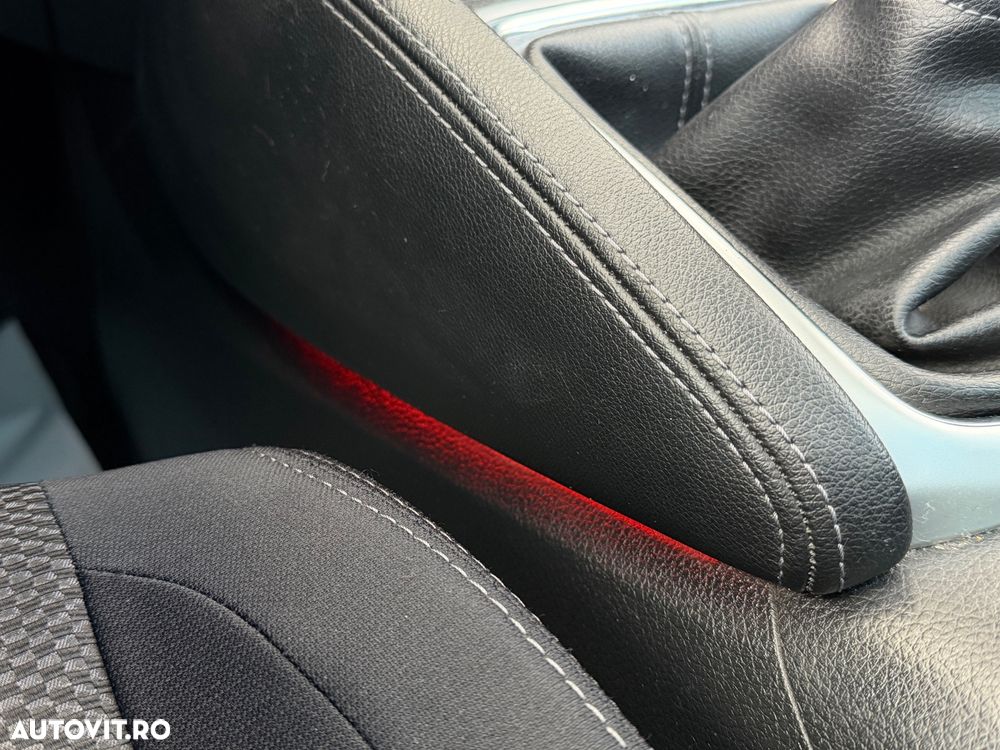 Nissan Qashqai 1.6 DCI N-Connecta - 19