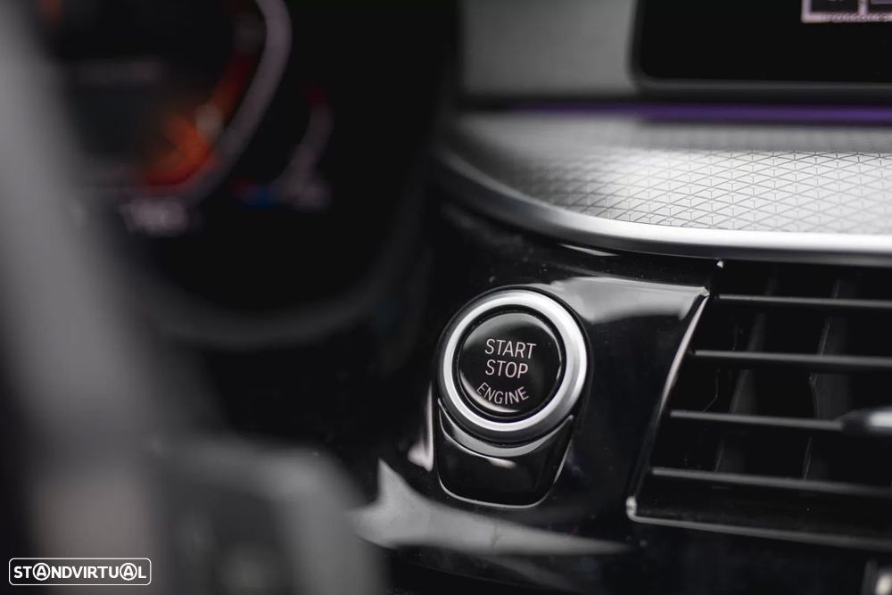 BMW 520 d Pack Desportivo M Auto - 24