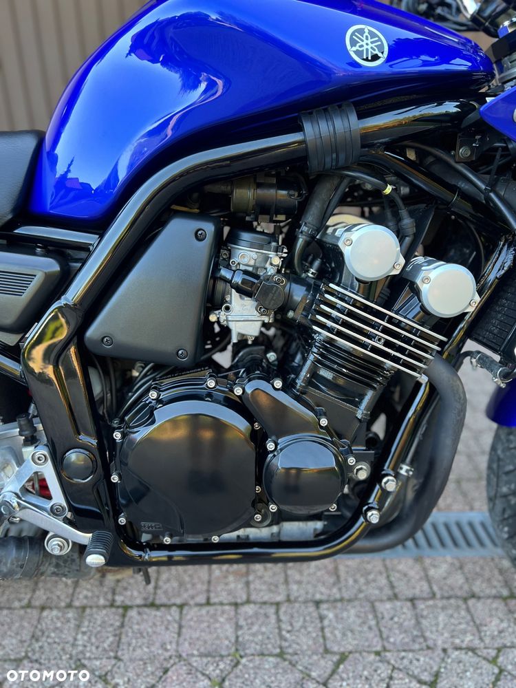 Yamaha FZS - 14