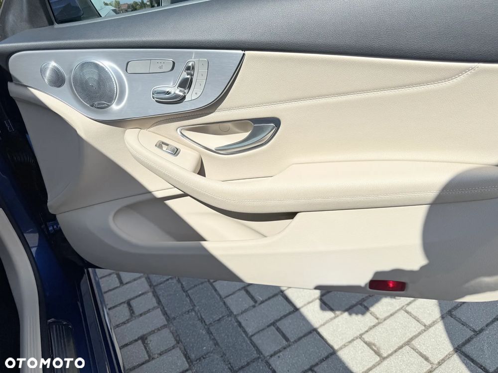 Mercedes-Benz Klasa C 300 7G-TRONIC - 15