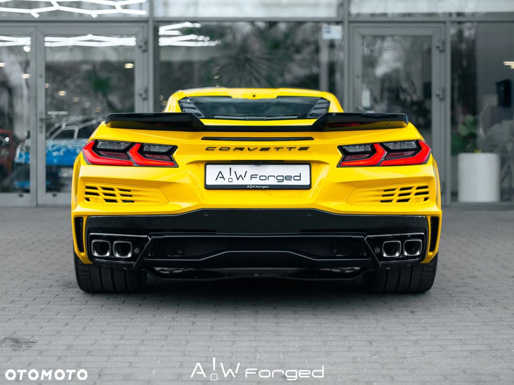 Chevrolet Corvette - 10