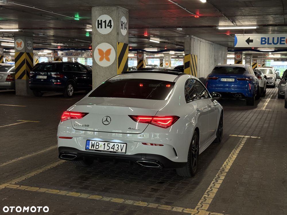 Mercedes-Benz CLA 250 4-Matic AMG Line 7G-DCT - 4
