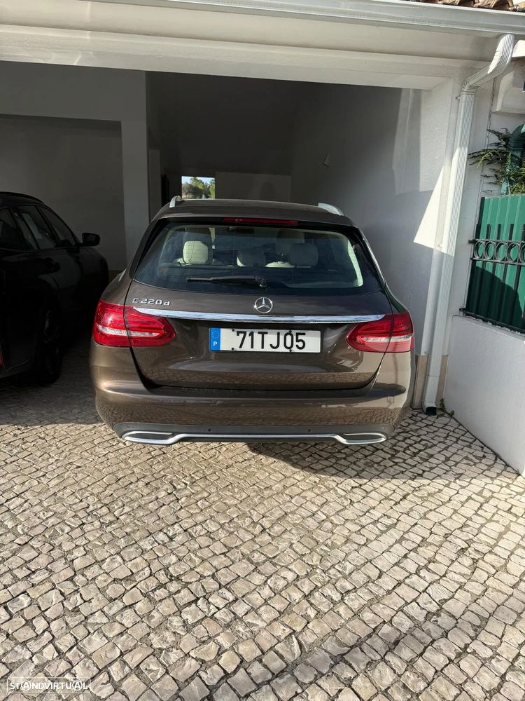 Mercedes-Benz 220 - 6