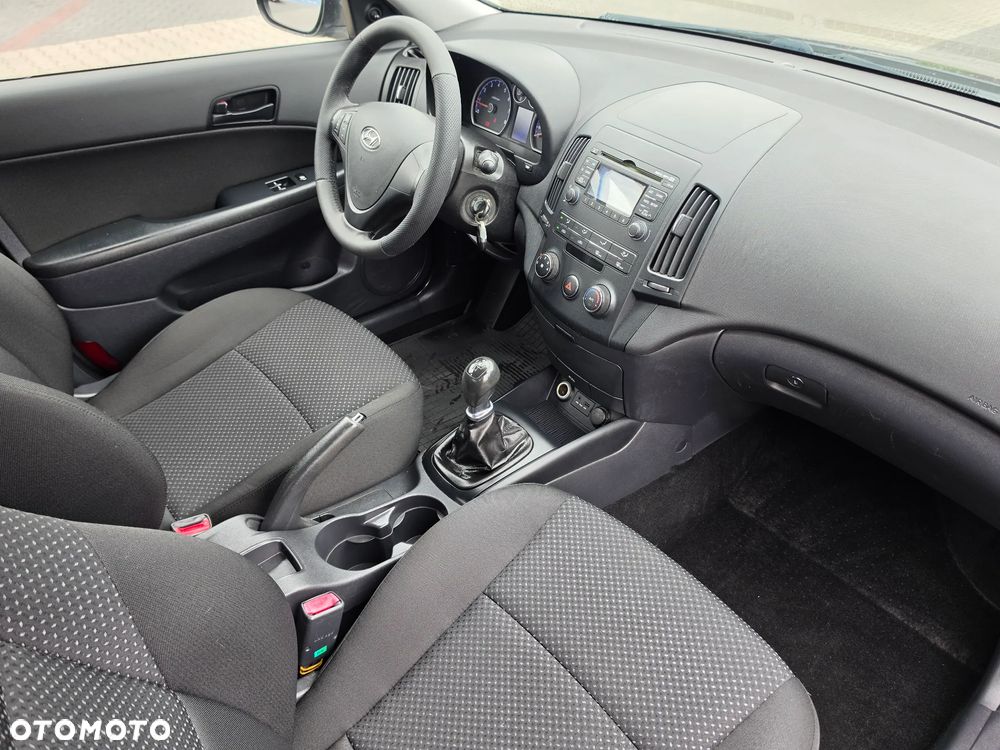 Hyundai i30 1.4 Classic EU5 - 6