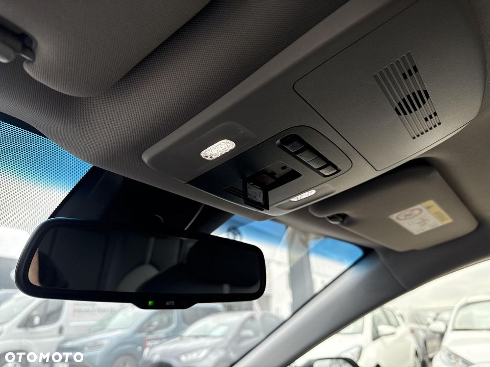 Toyota Camry 2.5 Hybrid Comfort CVT - 26