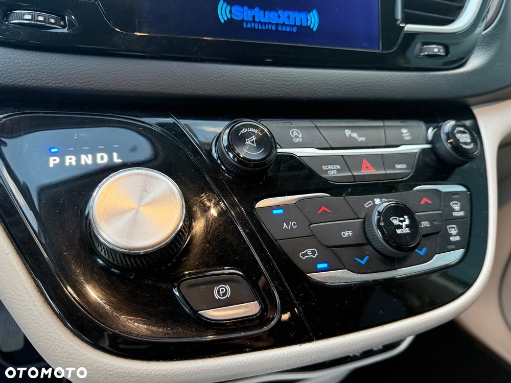 Chrysler Pacifica - 14