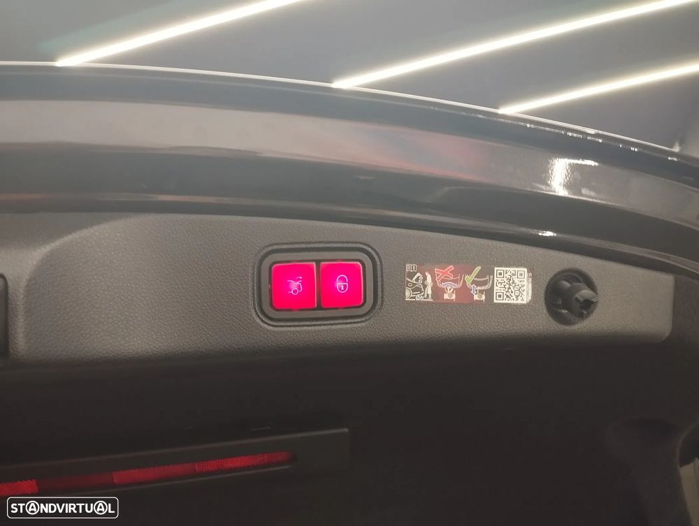 Mercedes-Benz E 220 d AMG Line - 19